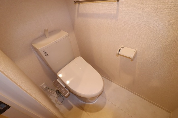 コンフォート リリィのトイレ|トイレ 温水洗浄暖房便座