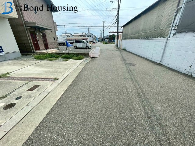 リフォ済み　即入居可　今津　良質中古戸建の前面道路含む現地写真