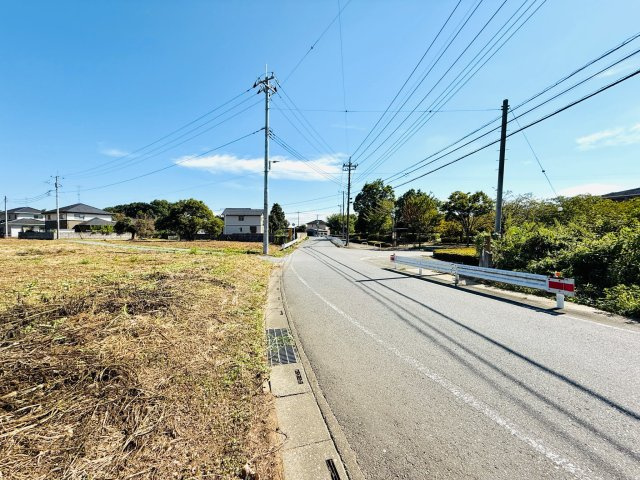 東松山市大字松山　土地625坪の前面道路含む現地写真
