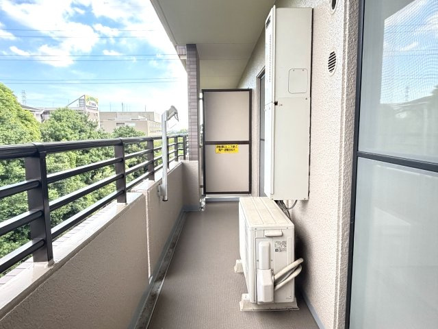 【バルコニー】