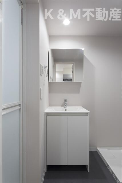 ＳＡＬＫの独立洗面台|朝の支度にも助かる、独立の洗髪洗面化粧台