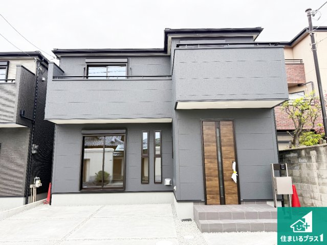 岸和田市岸城町　新築一戸建ての外観|お客様に長く安心して住んでいだだける事にこだわった家づくり！住んでからのアフターサービスにもしっかりと取り組んでいます！