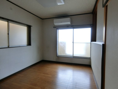 【洋室】 | 泉大津市西港町貸家