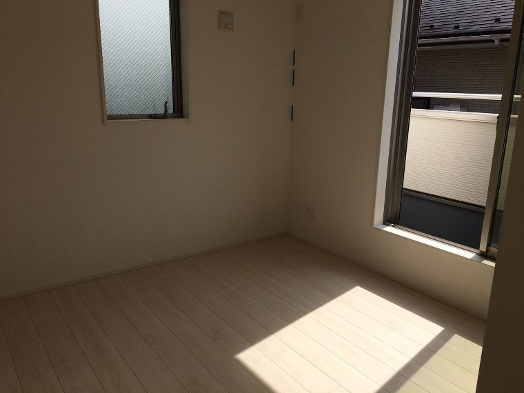 鈴木町戸建の内装