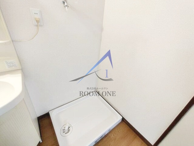 榎本マンションの設備|洗濯機置場です。