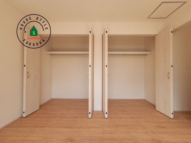 福岡市東区美和台6丁目第1-1棟（1号棟）の収納|洋服や大きな荷物が多い方や人数の多いご家族などは、一般的なクローゼットよりもウォークインクローゼットのほうが使い勝手が良いです。