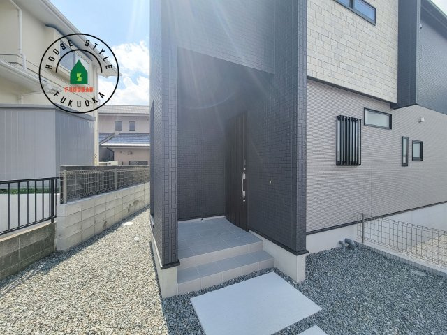 福岡市東区美和台6丁目第1-1棟（1号棟）の玄関|おでかけの時も帰った時も、「我が家」を最初に感じでもらえる素敵な空間に。