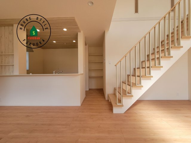 福岡市東区美和台6丁目第1-1棟（1号棟）の居間・リビング|キッチンからリビングをしっかり確認できます。家族の笑顔があふれる空間になりそうですね。