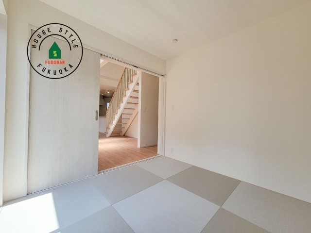 福岡市東区美和台6丁目第1-1棟（1号棟）の和室|和室を上手に活用すると暮らし方の幅が広がります。例えば普段は開け放して、子供の小さいうちはお昼寝や遊びのスペースに。畳はソフトなので転んでもケガをしにくく安心です