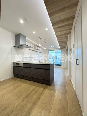 【居間・リビング】 | Autumn Grace M