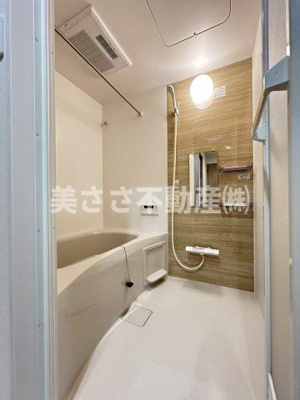 【浴室】 | Autumn Grace M