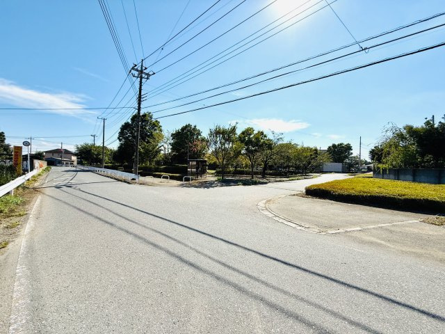 東松山市大字松山　土地908坪の前面道路含む現地写真