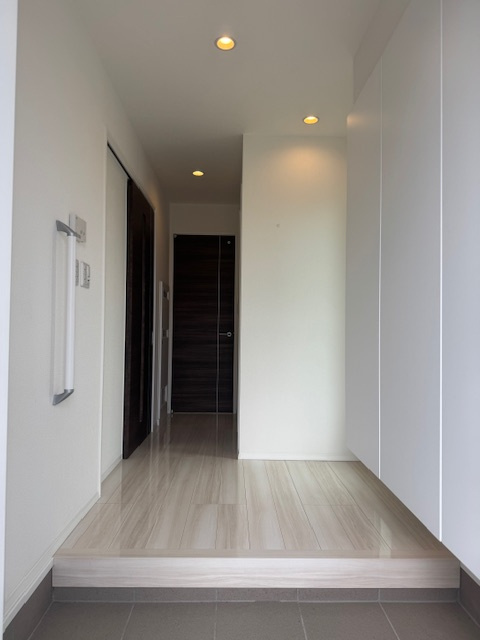 羽島市舟橋町宮北三丁目戸建の玄関