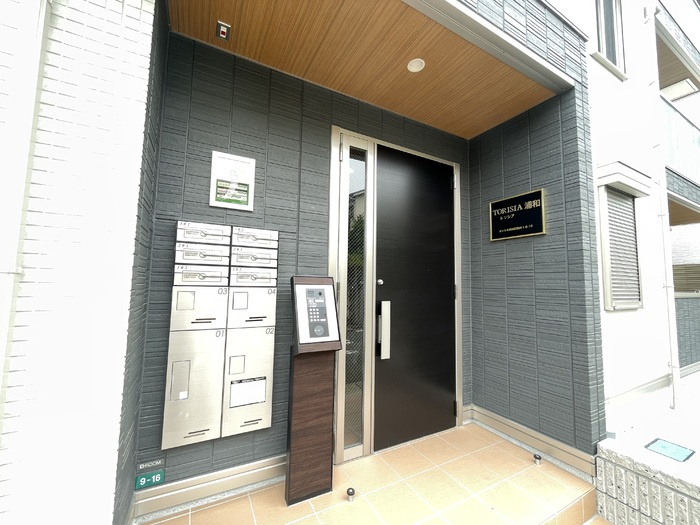トリシア浦和のエントランス