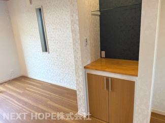 【居間・リビング】 | 尼崎市西難波町6丁目中古戸建 | リビングには収納もございます！！