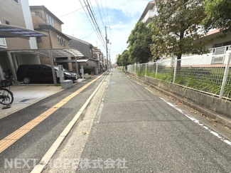 【前面道路含む現地写真】 | 尼崎市西難波町6丁目中古戸建 | 前面道路は幅員約6ｍで開放的です！！
