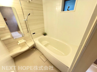 【浴室】 | 尼崎市西難波町6丁目中古戸建 | 1坪タイプのゆったりとした浴室です♪足を伸ばしてご入浴していただけます！一日の疲れも癒されます！！