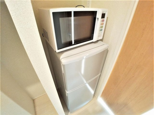 クレイノ彩Ⅴの設備|レンジと冷蔵庫