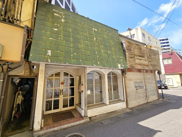 新田町　店舗