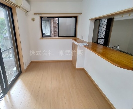 【居間・リビング】 | 川越市今成１丁目 | 開放感があり日当たり良好です