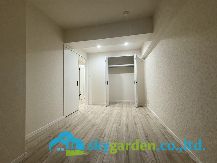 グローリア初穂鎌倉岡本の洋室|落ち着いた色調の洋室です