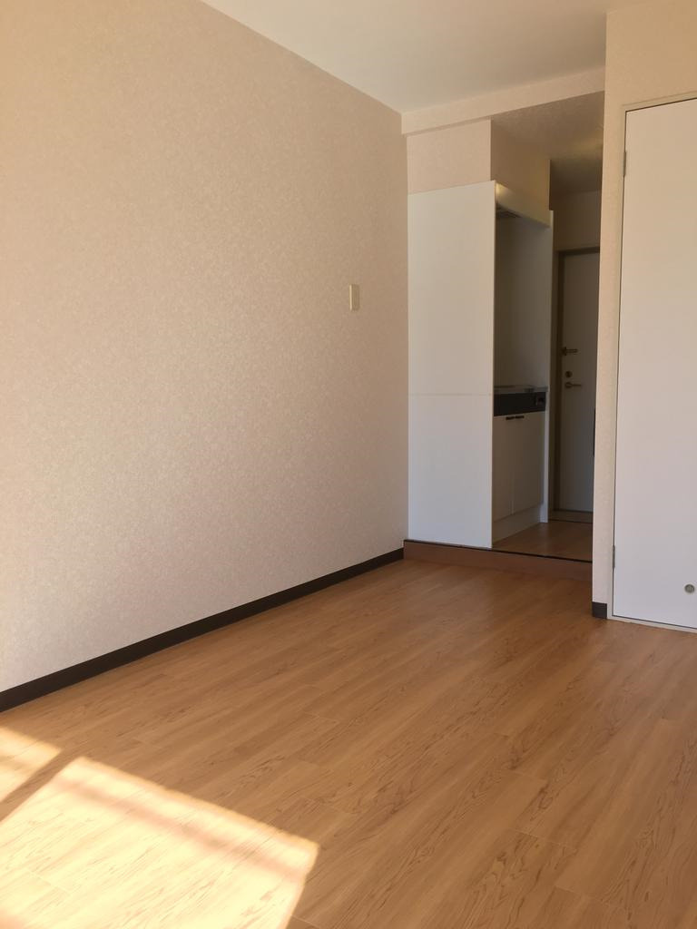 武蔵野市西久保３丁目のアパートの居間・リビング