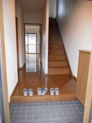 フェアリーズガーデン入西の玄関