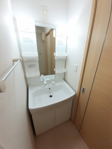 アリーヴィオＢの洗面所|スペースが確保できる洗面所です