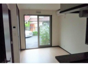 【居間・リビング】 | テラハウス | 9.1帖のきれいな洋室。