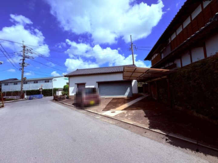 八女市蒲原中古戸建の前面道路含む現地写真