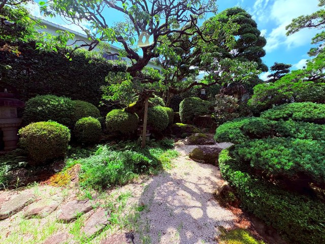 八女市蒲原中古戸建の庭