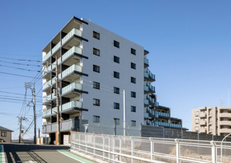 【外観】 | 2023年2月完成の築浅マンション
カーシェア、リモートブースなど充実の共用設備