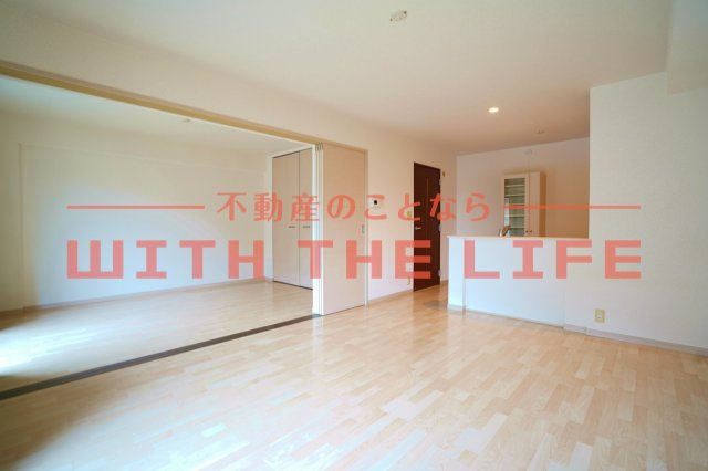 ラフィーネ【10,000円キャッシュバック対象物件】の居間・リビング|おしゃれな居間です