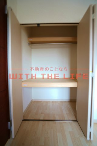 ラフィーネ【10,000円キャッシュバック対象物件】の収納|こまごまとしたものを収納できそうですね