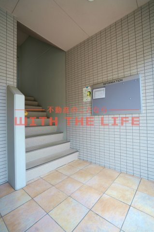 ラフィーネ【10,000円キャッシュバック対象物件】のエントランス|清潔なエントランスです