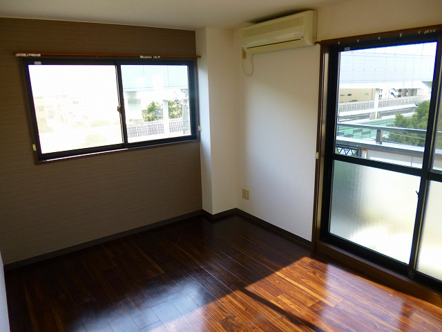 メロディ甲子園の居間・リビング