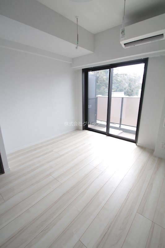 ラヴェニール横浜蒔田の洋室