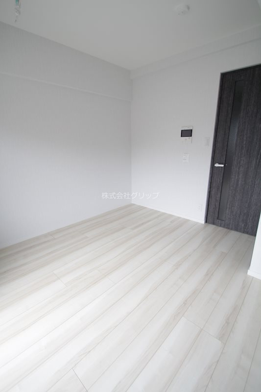 ラヴェニール横浜蒔田の洋室