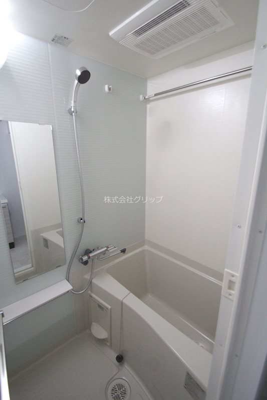 ラヴェニール横浜蒔田の浴室