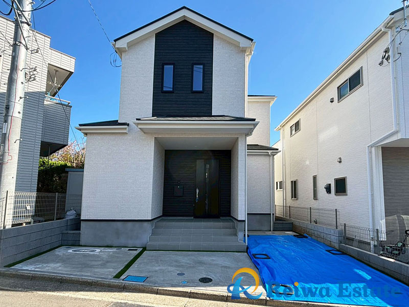 新築戸建　茅ヶ崎市赤羽根の外観|カースペース2台分で来客時にも安心です。