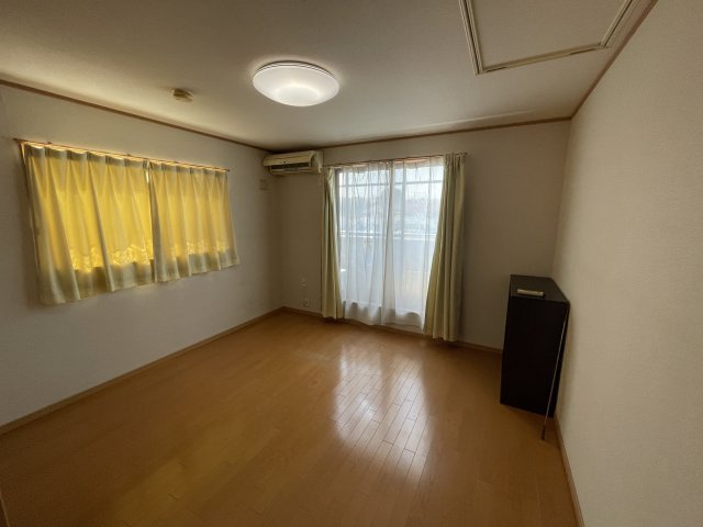 柏戸建の洋室