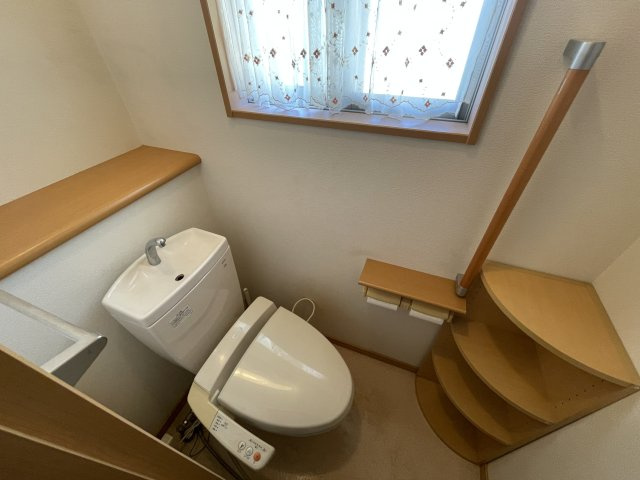 柏戸建のトイレ