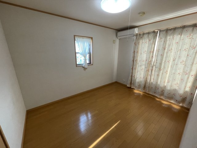 柏戸建の洋室