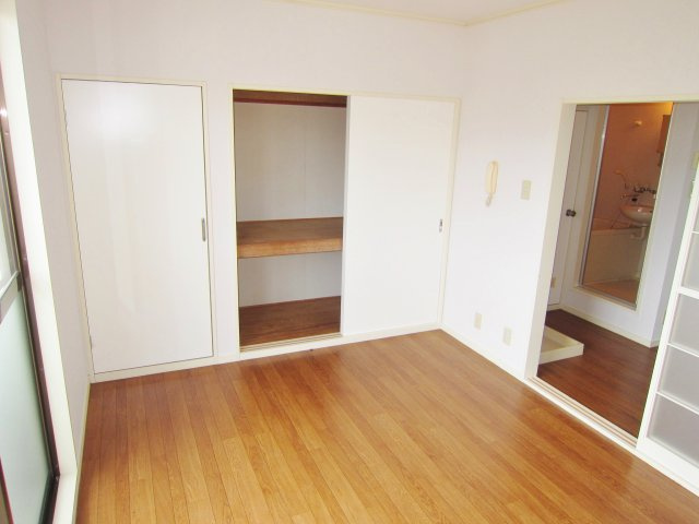 ルミエール萩原2の寝室