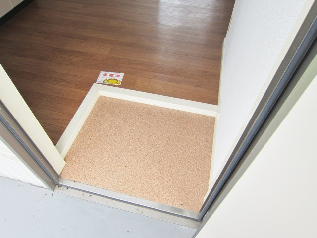 ルミエール萩原2の玄関