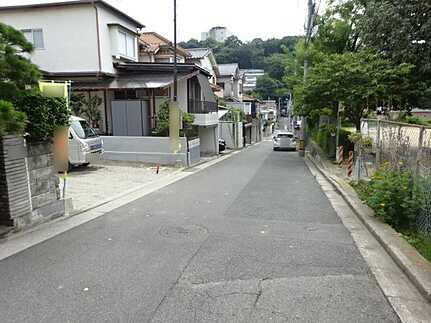 広島市南区北大河町　新築一戸建ての前面道路含む現地写真