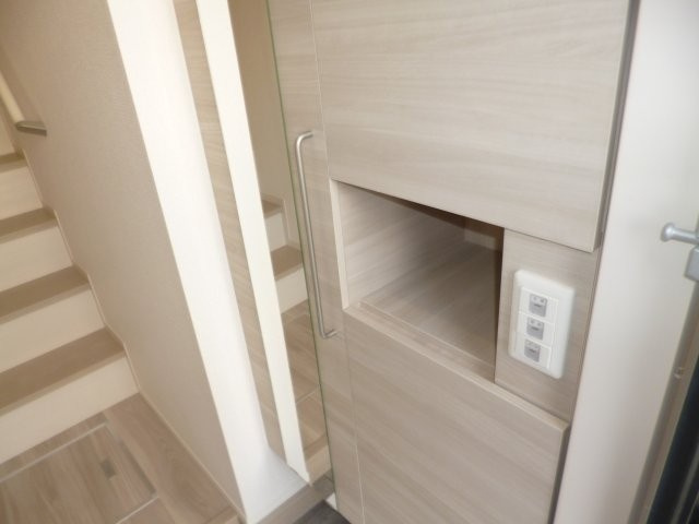 倉敷市福島のアパートの玄関|シューズボックス