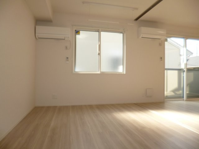 倉敷市福島のアパートの洋室