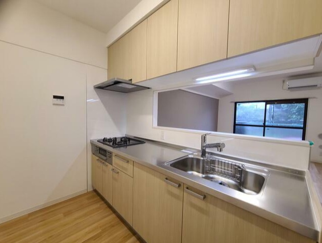 エマーレ南浦和（旧ヒルズ神明の木）のキッチン|お料理しやすいキッチンです