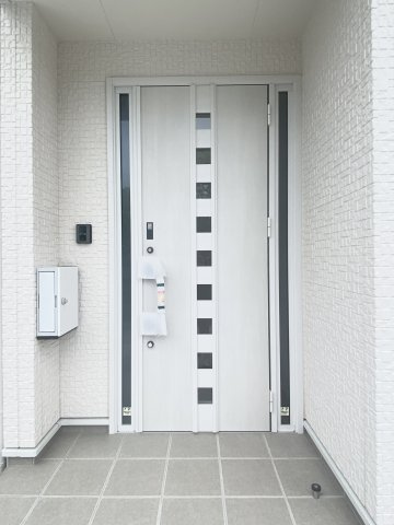 武岡4丁目　S-pasio　B棟の玄関|※イメージ
風を採り込める採風ドアです。防犯面もばっちりです。